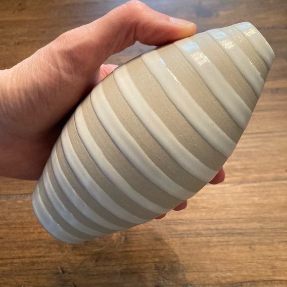 Jonathan Adler Stripe Vase - Picture 2 of 7